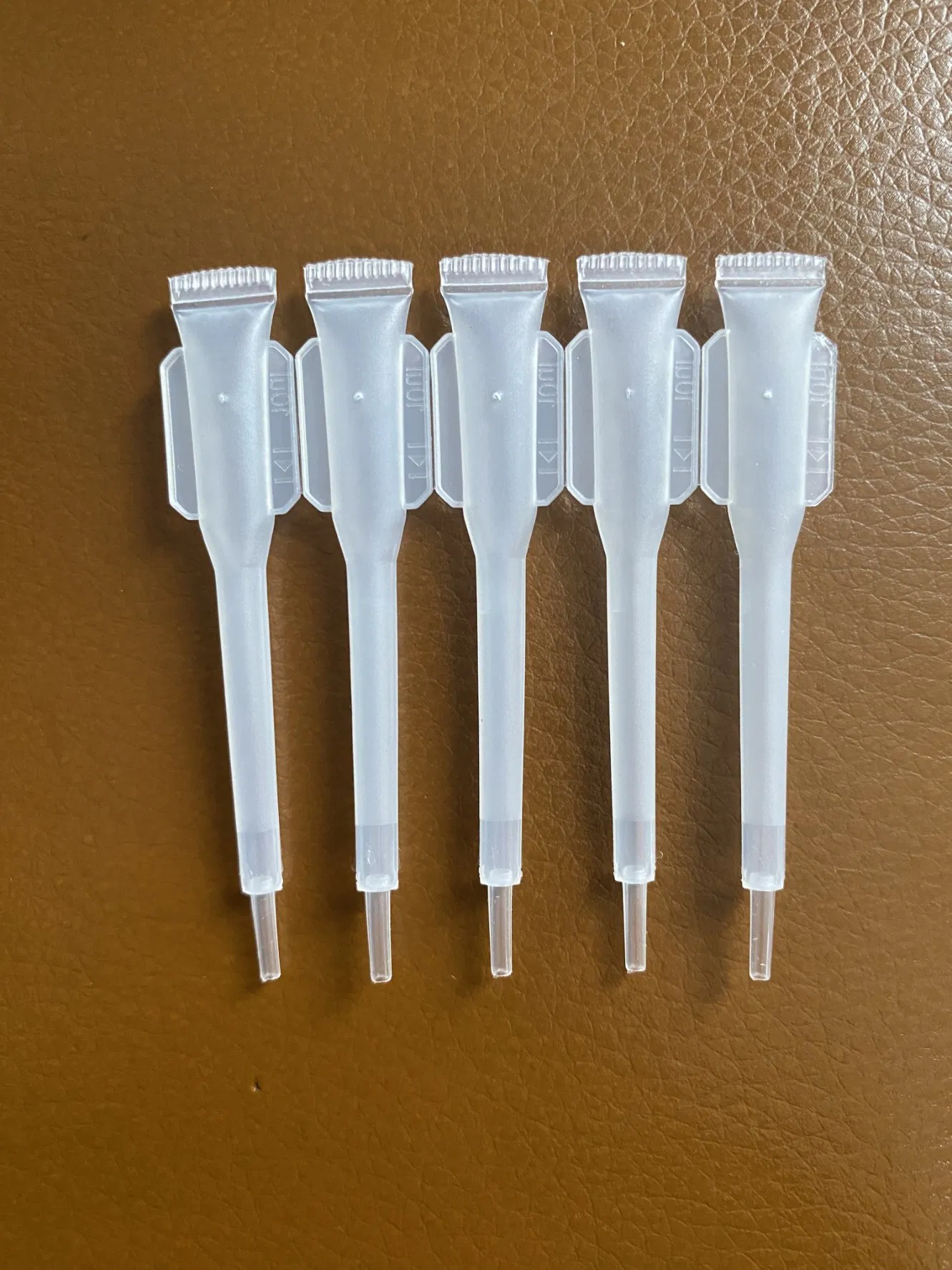 全塑自吸定量吸管 3
